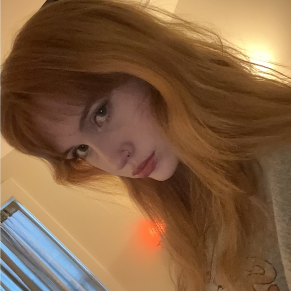 Meet your Posher, Farrah - Picture 2 of 3